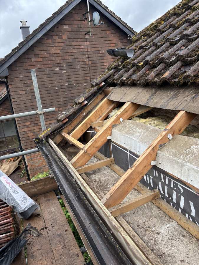 Slate & Traditional Tiling | New Roofs & Re-Roofing | Titan Roofing
